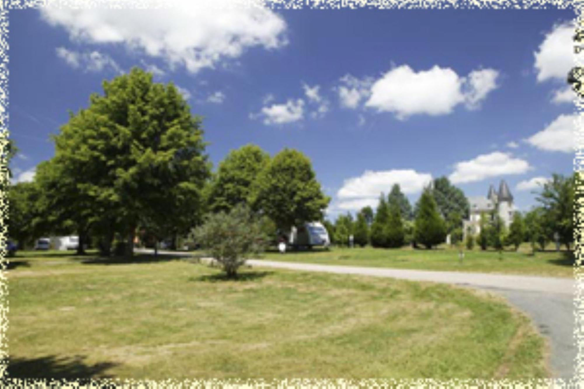 Bonnac-la-Côte Hotellerie De Plein Air Camping Leychoisier מראה חיצוני תמונה